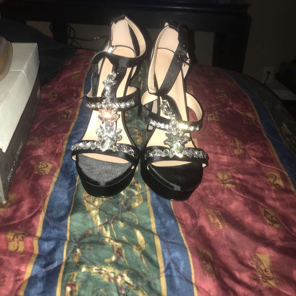Elegant Black Strappy Women's Heels
